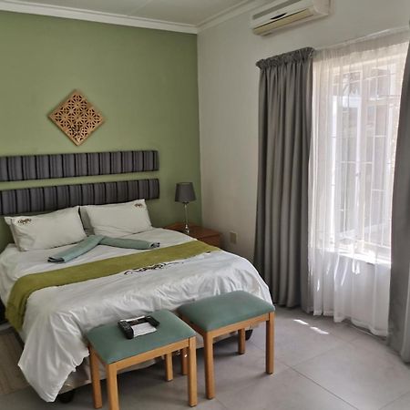 Guesthouse Terra Africa Виндхук Экстерьер фото